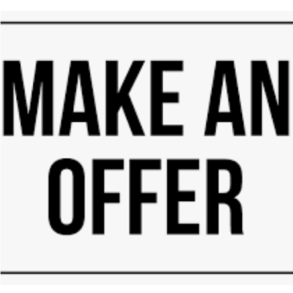 MAKE ME AN OFFER 😊